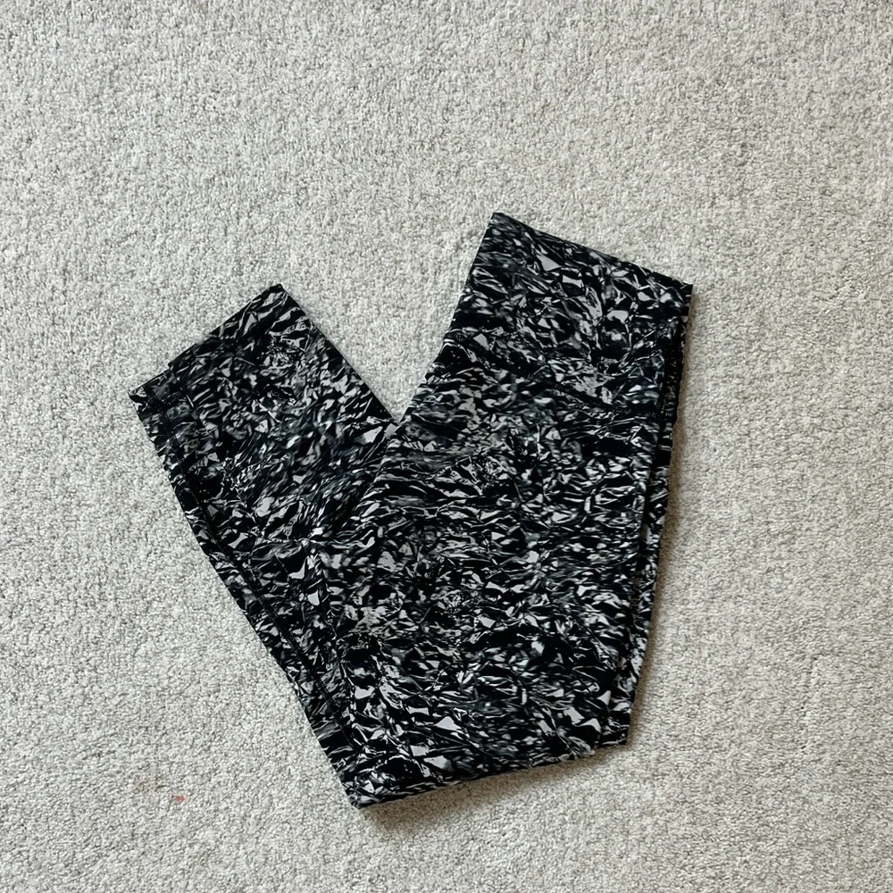 lululemon leggings- size 10 - Picture 3 of 7